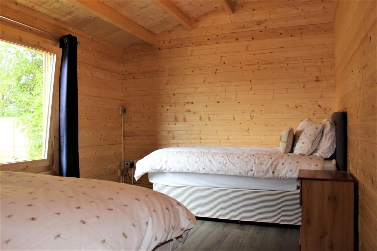 Stunning 5-Bed Cabin In Ashton Under Hill Evesham Dış mekan fotoğraf